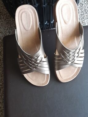 Easy Spirit Women's Metallic Woven Slide Sandals - Bronze